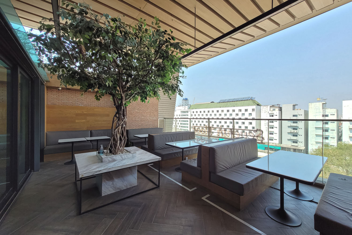  Outdoor seating at Seventh Floor 