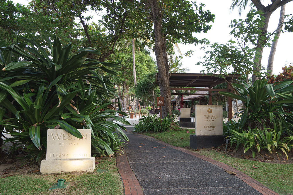  Walkway to The Laguna (along the beach) 
