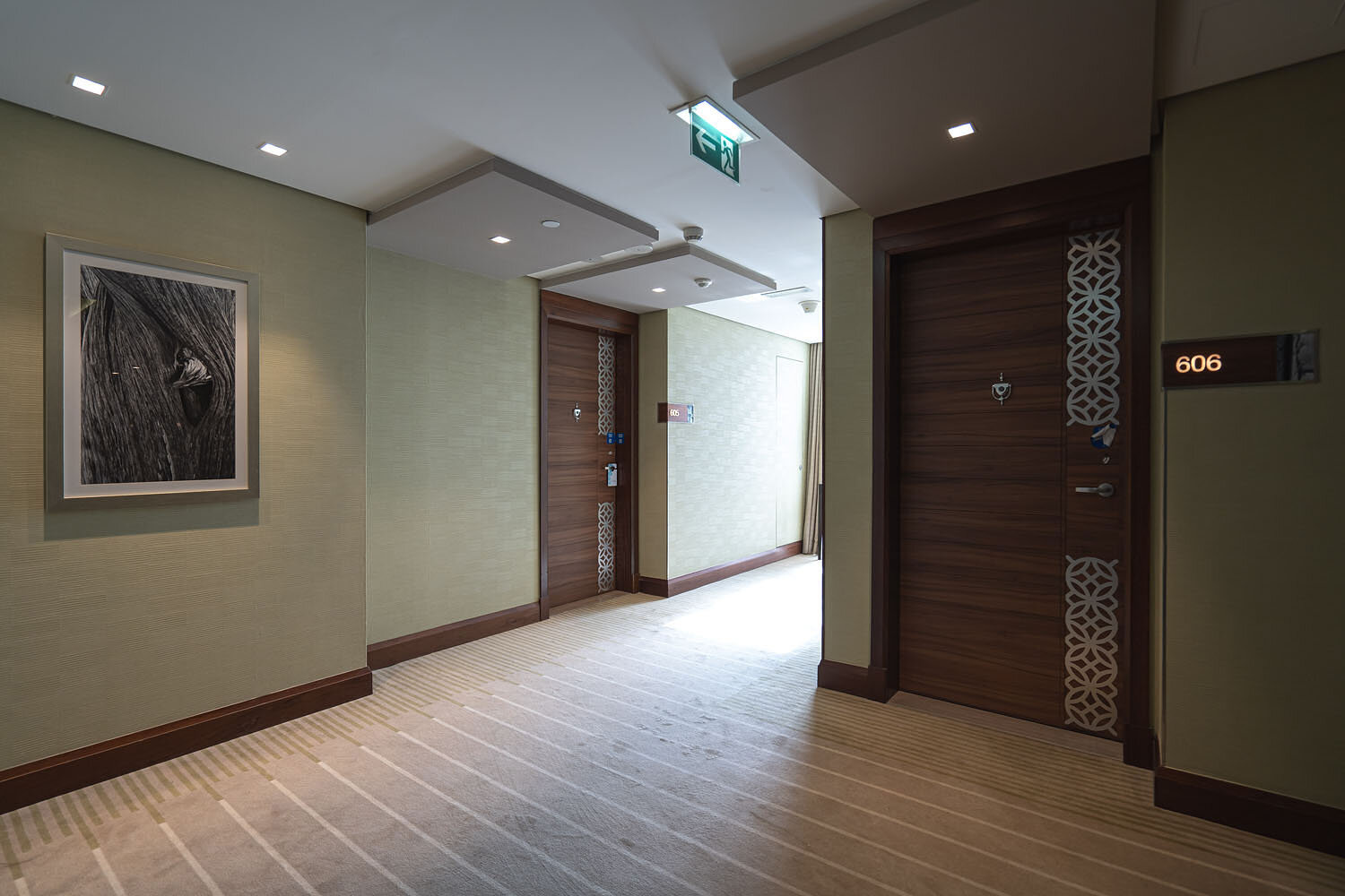 Corridor to the room 
