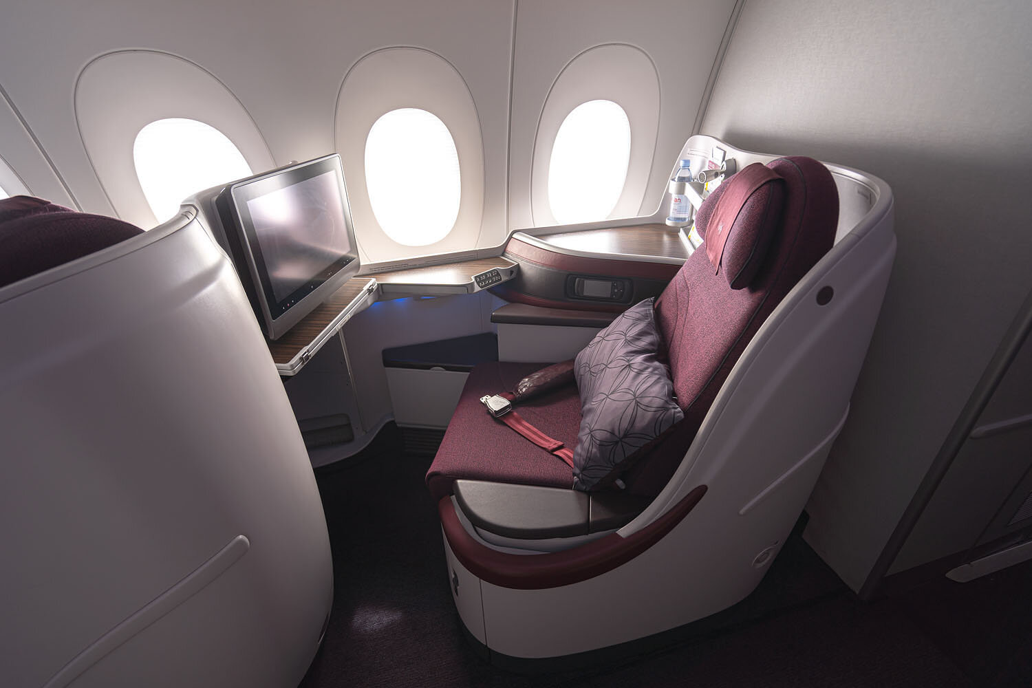 Qatar Airways Reverse Herringbone seat
