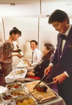 1990s: Meal service onboard a Singapore Airlines Boeing 747