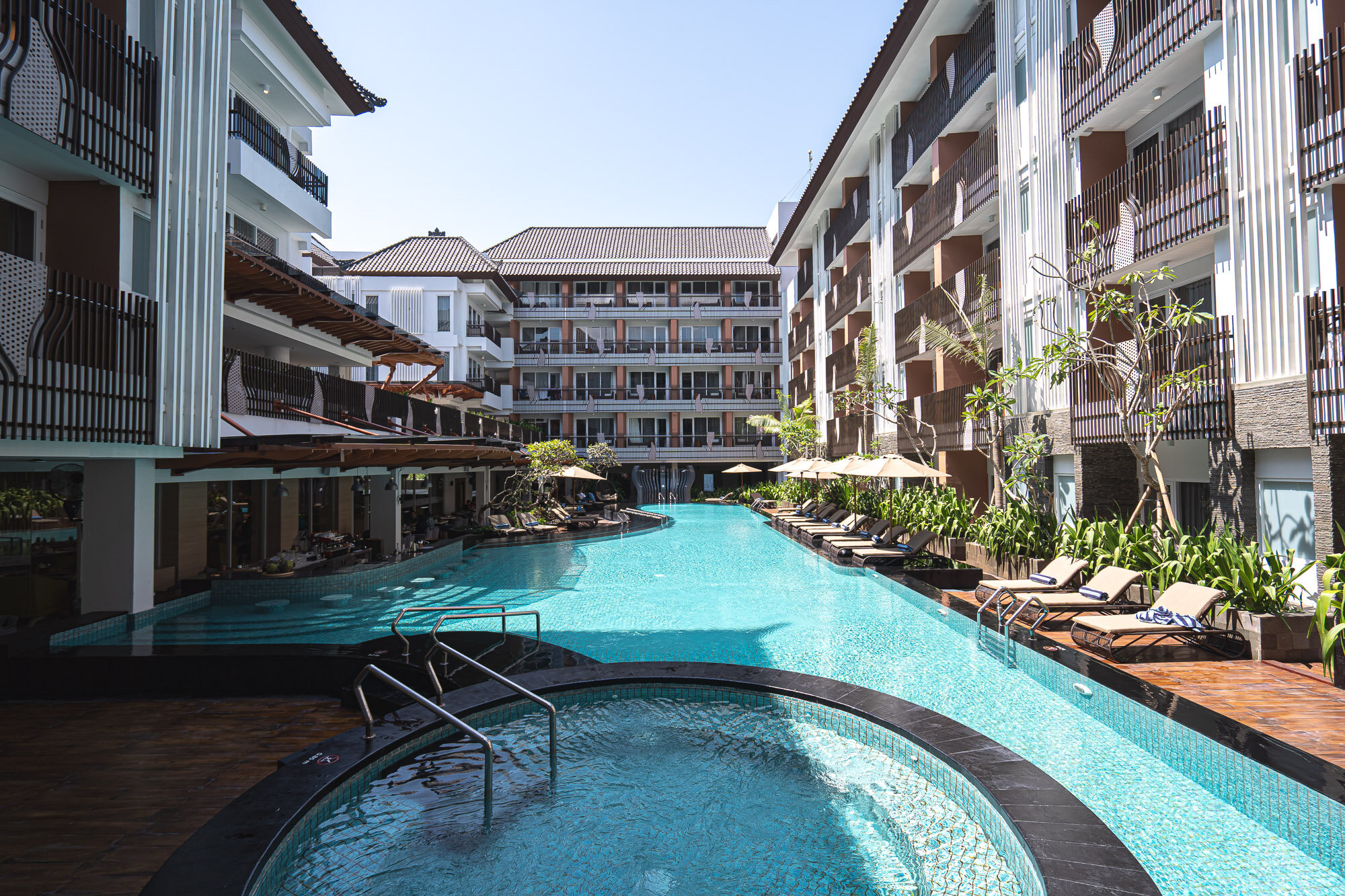 Swimming pool area in Fairfield by Marriott Bali Kuta Sunset Road