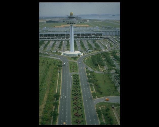 1980s: Roads leading up to Changi Airport Terminal 1