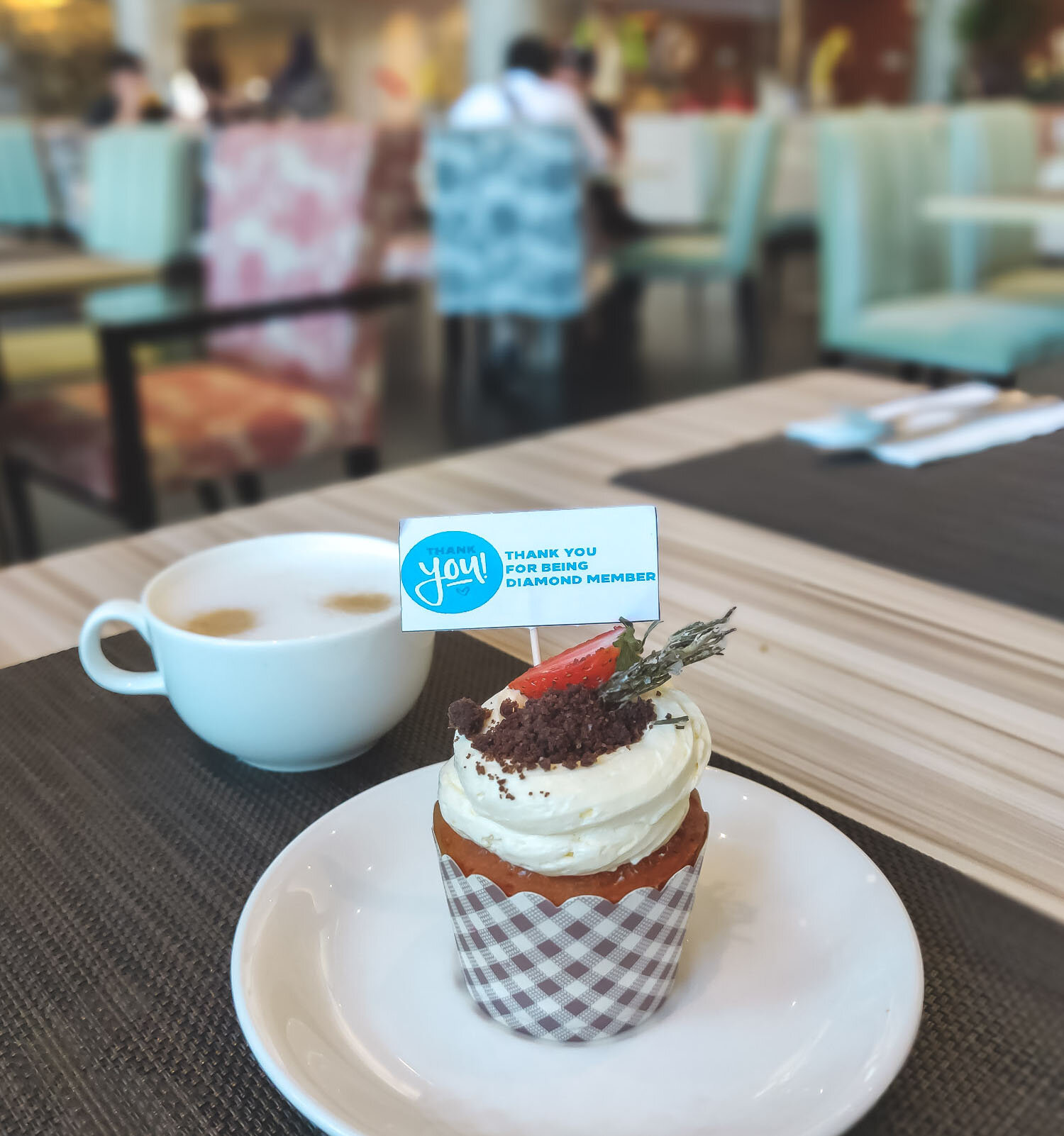 Complimentary cupcake for Diamond members (only on the first breakfast)