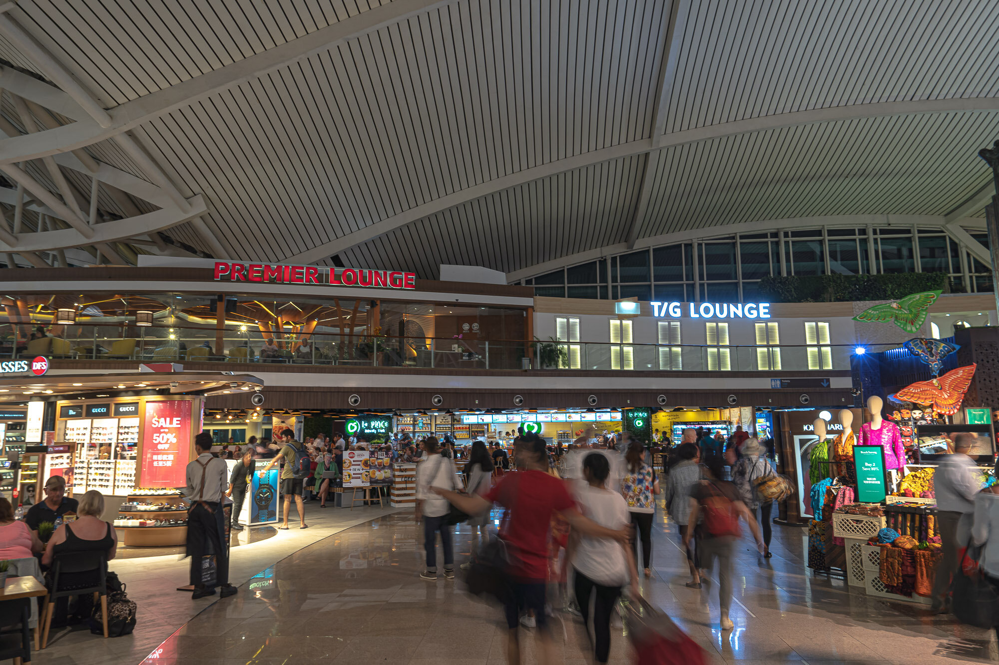 Аэропорт Денпасар. Аэропорт Бали название. Большой ли аэропорт Денпасар.