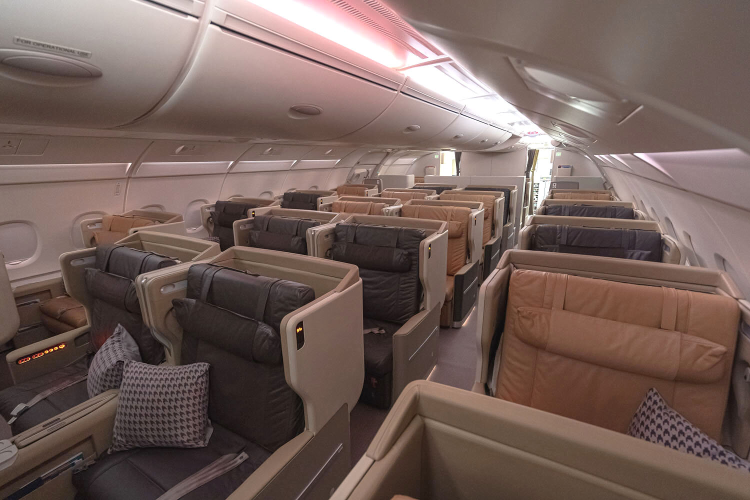 1-2-1 seat configuration in the Business Class cabin